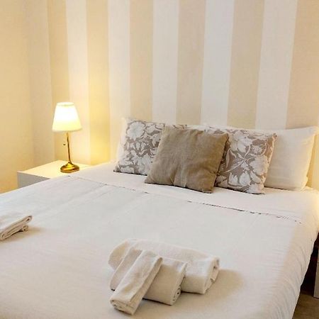 Bbhome Stylish Gold Apartment Near Trastevere Station Roma Esterno foto